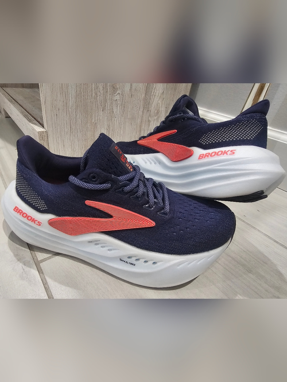 Brooks Glycerin Max Womens Blue Running Shoes with Coral Accents Size 7